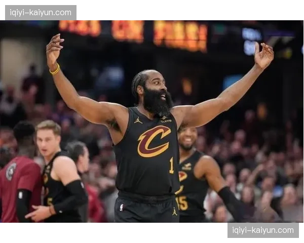 骑士哈登米切尔后场组合 球权分配与节奏协调的化学效应